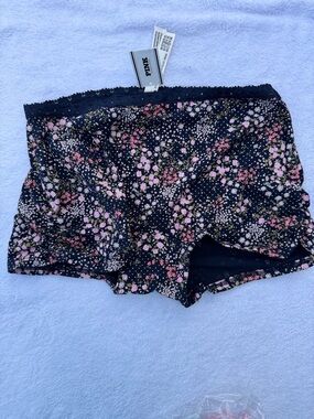 Victoria's Secret Black Floral Lace-Trim Boyshorts